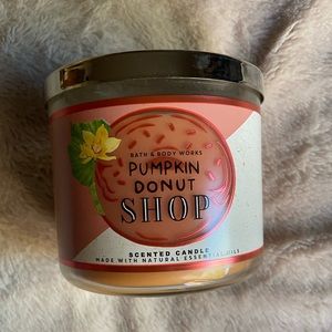 Pumpkin Donut Shop B&BW Candle